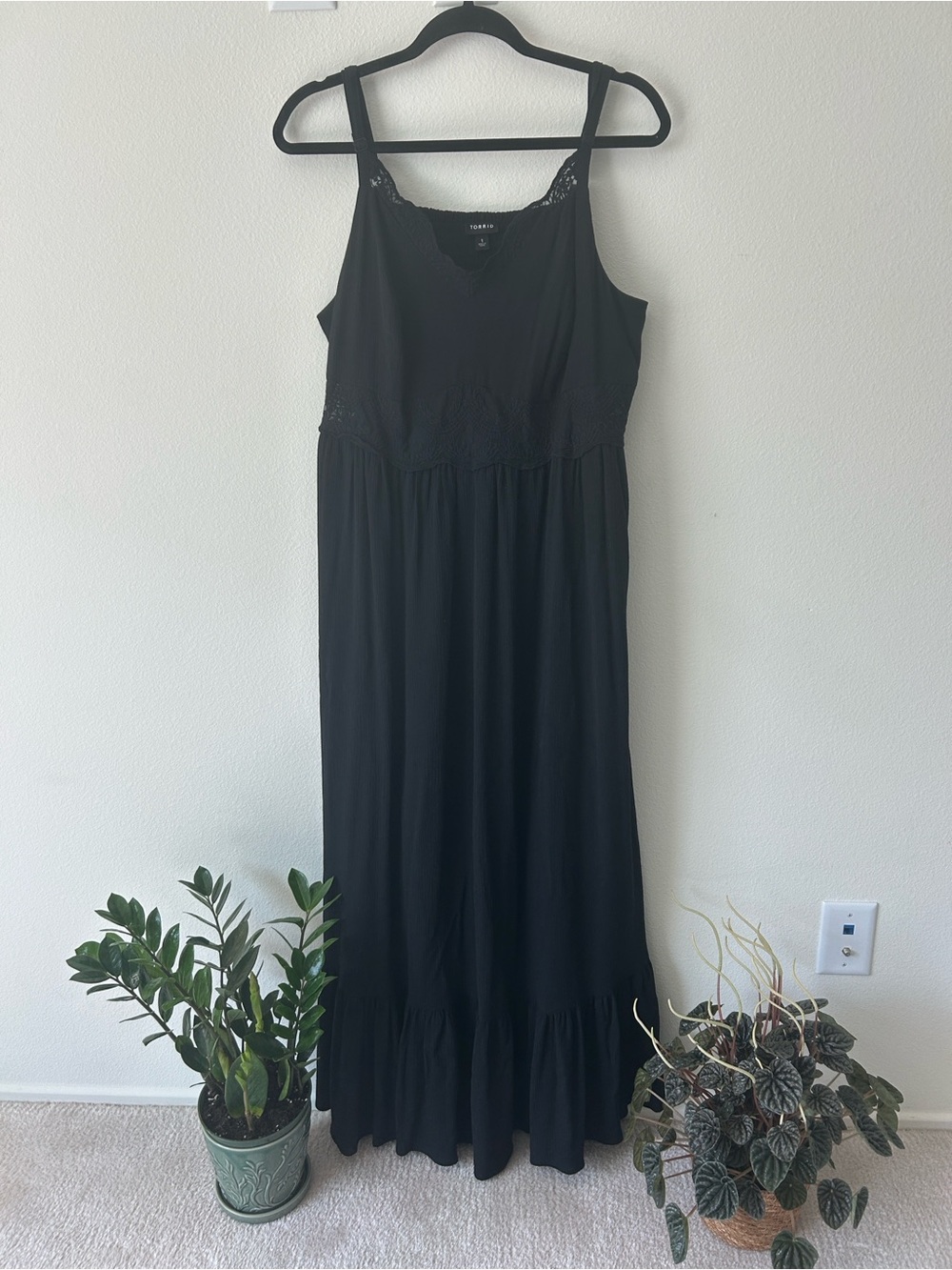 torrid Black Lace-Trim Maxi Dress